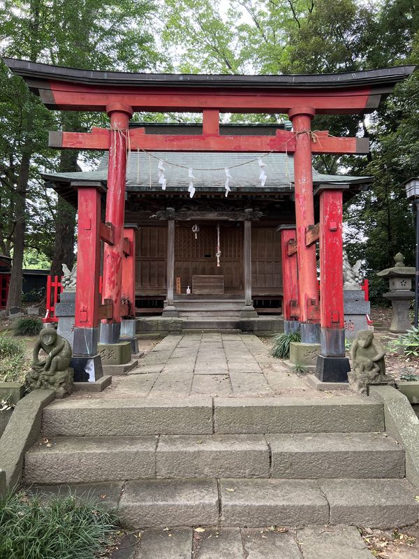 三の鳥居｜朱塗りの両部鳥居