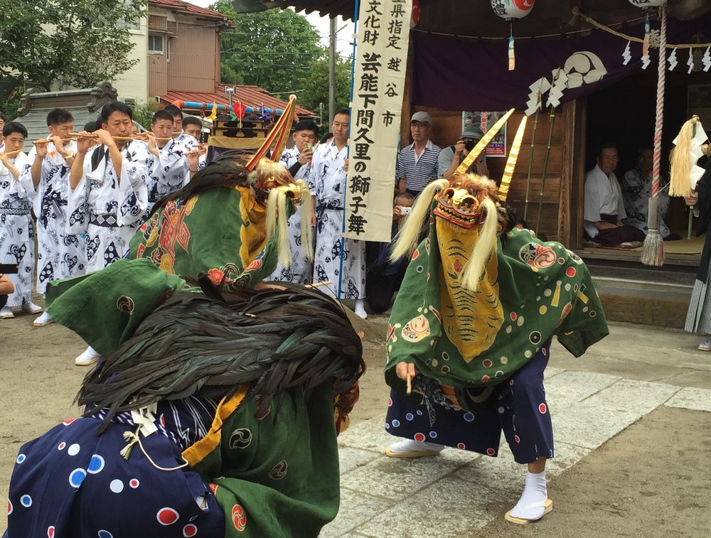 下間久里の獅子舞