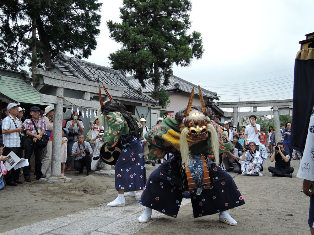 下間久里の獅子舞