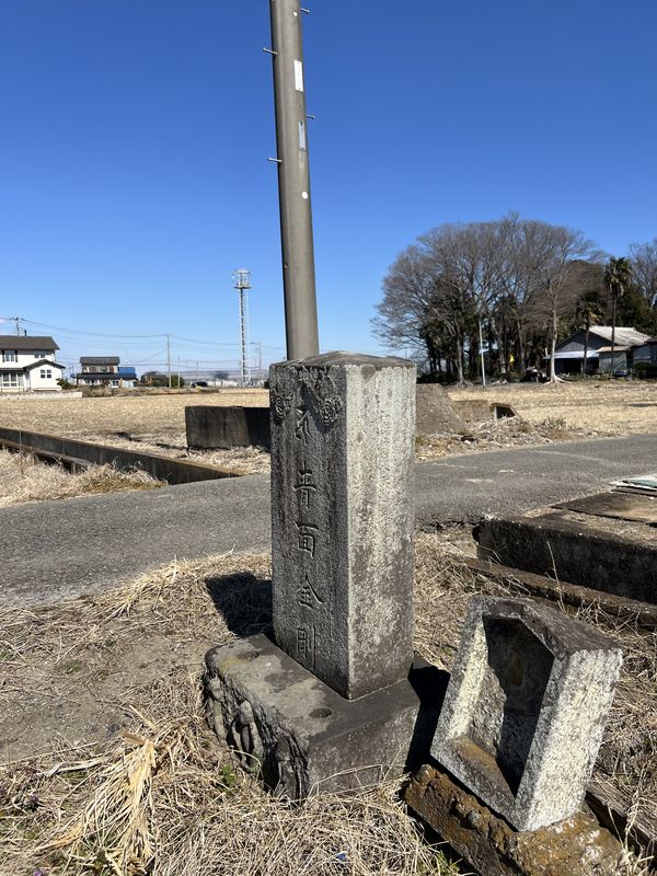 二基の石塔｜越谷市南荻島