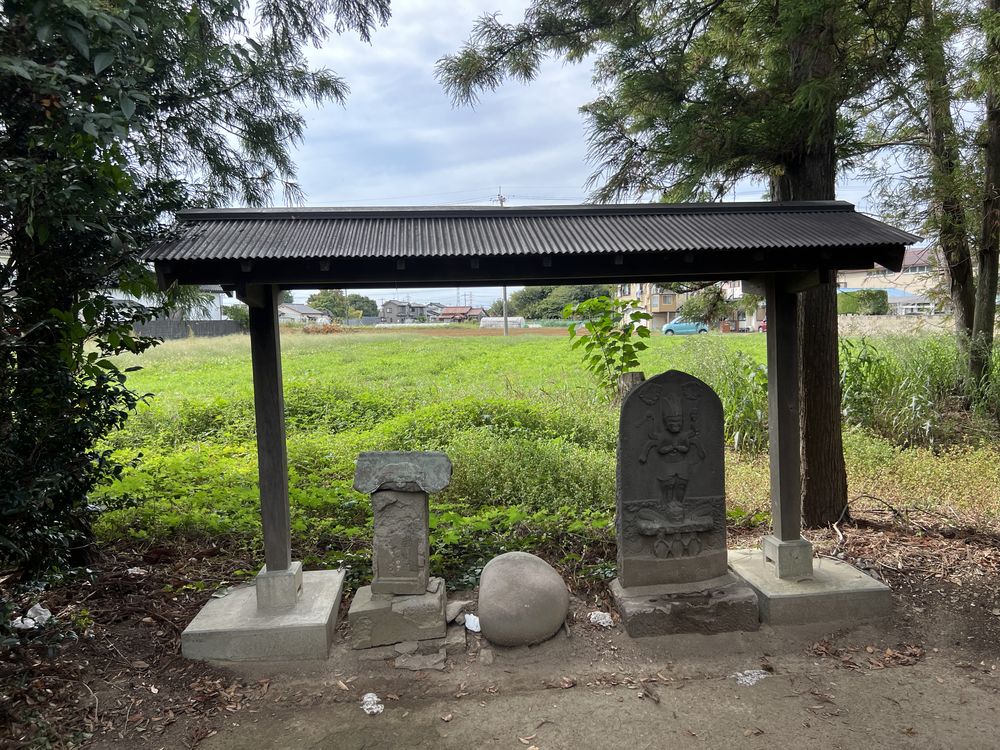 野島久伊豆神社の石仏